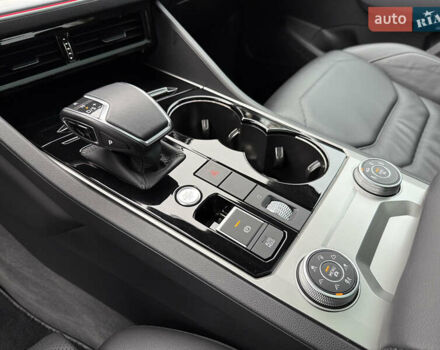 Черный Фольксваген Туарег, объемом двигателя 3 л и пробегом 105 тыс. км за 59500 $, фото 85 на Automoto.ua