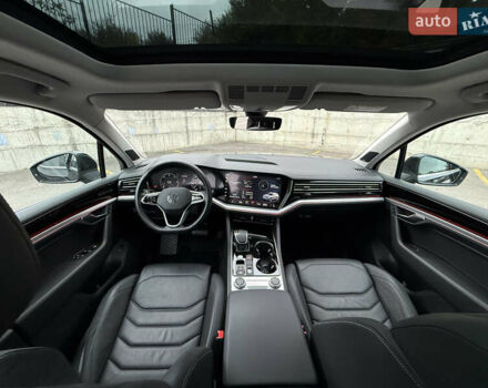 Черный Фольксваген Туарег, объемом двигателя 3 л и пробегом 105 тыс. км за 59500 $, фото 92 на Automoto.ua