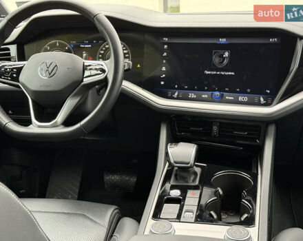 Чорний Фольксваген Туарег, об'ємом двигуна 3 л та пробігом 137 тис. км за 58000 $, фото 27 на Automoto.ua