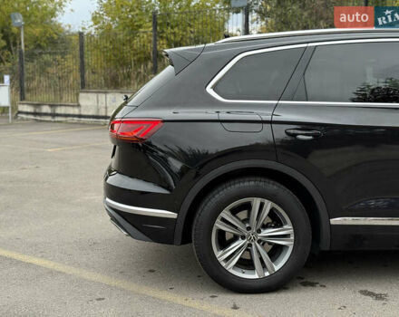 Черный Фольксваген Туарег, объемом двигателя 3 л и пробегом 105 тыс. км за 59500 $, фото 33 на Automoto.ua