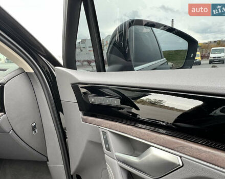 Черный Фольксваген Туарег, объемом двигателя 2.97 л и пробегом 39 тыс. км за 62500 $, фото 21 на Automoto.ua