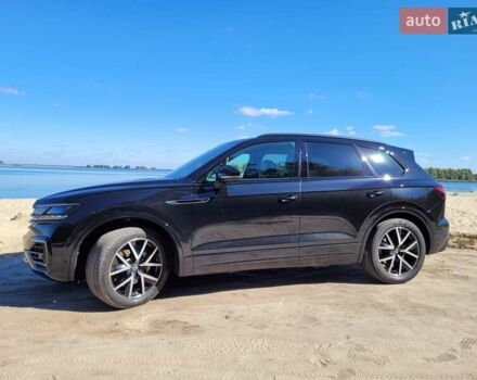Чорний Фольксваген Туарег, об'ємом двигуна 3 л та пробігом 120 тис. км за 59900 $, фото 2 на Automoto.ua
