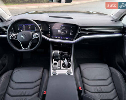 Черный Фольксваген Туарег, объемом двигателя 2.97 л и пробегом 17 тыс. км за 65000 $, фото 13 на Automoto.ua