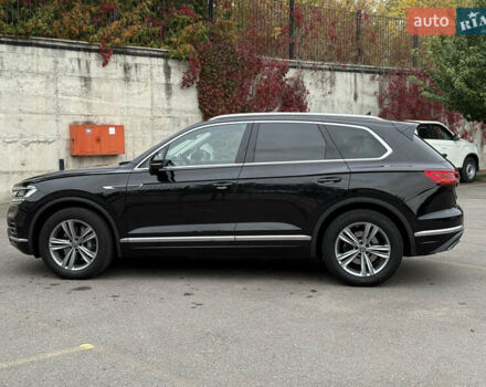 Черный Фольксваген Туарег, объемом двигателя 3 л и пробегом 105 тыс. км за 59500 $, фото 20 на Automoto.ua