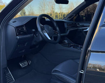 Черный Фольксваген Туарег, объемом двигателя 2.97 л и пробегом 30 тыс. км за 79500 $, фото 18 на Automoto.ua