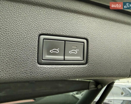 Черный Фольксваген Туарег, объемом двигателя 3 л и пробегом 87 тыс. км за 67500 $, фото 63 на Automoto.ua