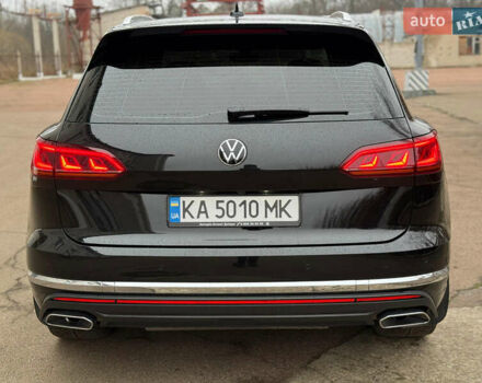 Черный Фольксваген Туарег, объемом двигателя 2.97 л и пробегом 105 тыс. км за 61500 $, фото 5 на Automoto.ua