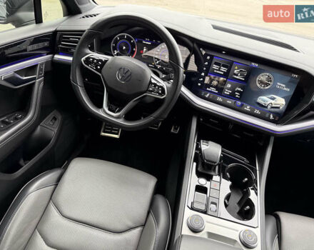 Черный Фольксваген Туарег, объемом двигателя 3 л и пробегом 87 тыс. км за 67500 $, фото 48 на Automoto.ua