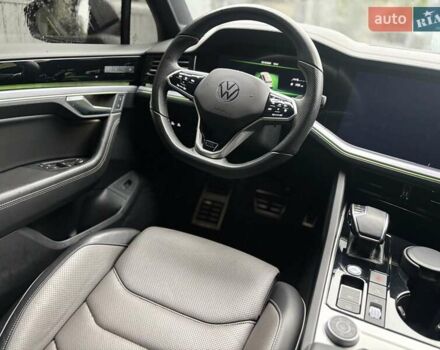 Чорний Фольксваген Туарег, об'ємом двигуна 2.97 л та пробігом 46 тис. км за 70700 $, фото 24 на Automoto.ua