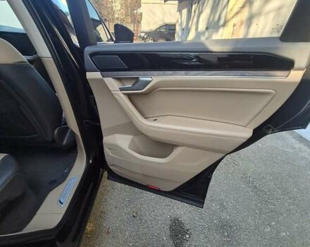 Черный Фольксваген Туарег, объемом двигателя 2.97 л и пробегом 112 тыс. км за 67500 $, фото 12 на Automoto.ua