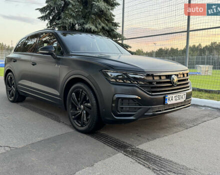 Черный Фольксваген Туарег, объемом двигателя 3 л и пробегом 87 тыс. км за 67500 $, фото 2 на Automoto.ua