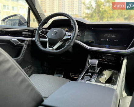 Фольксваген Туарег 2023 в Киеве на Automoto.ua Черный Фольксваген Туарег, объемом двигателя 3 л и пробегом 40 тыс. км за 77999 $, фото 60 на Automoto.ua