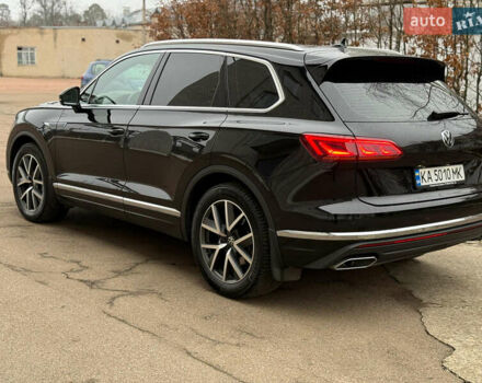 Черный Фольксваген Туарег, объемом двигателя 2.97 л и пробегом 105 тыс. км за 61500 $, фото 3 на Automoto.ua