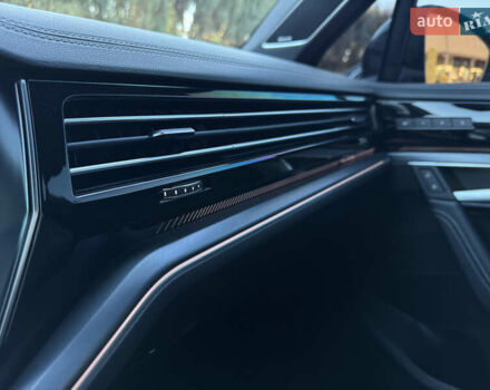 Черный Фольксваген Туарег, объемом двигателя 2.97 л и пробегом 30 тыс. км за 79500 $, фото 31 на Automoto.ua