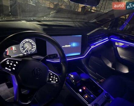 Чорний Фольксваген Туарег, об'ємом двигуна 2.97 л та пробігом 90 тис. км за 81383 $, фото 30 на Automoto.ua