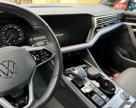 Чорний Фольксваген Туарег, об'ємом двигуна 2.97 л та пробігом 90 тис. км за 81383 $, фото 11 на Automoto.ua