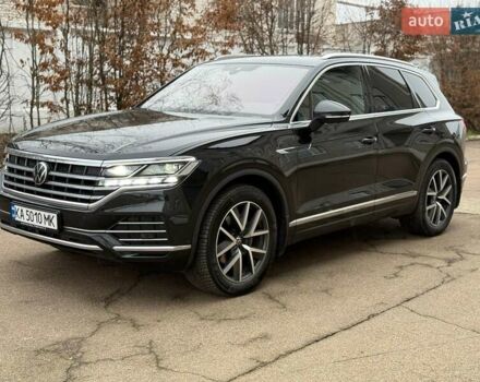 Черный Фольксваген Туарег, объемом двигателя 2.97 л и пробегом 105 тыс. км за 61500 $, фото 1 на Automoto.ua
