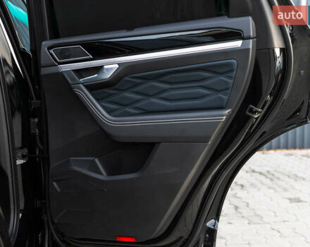 Чорний Фольксваген Туарег, об'ємом двигуна 2.99 л та пробігом 22 тис. км за 85500 $, фото 33 на Automoto.ua