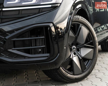 Черный Фольксваген Туарег, объемом двигателя 2.99 л и пробегом 27 тыс. км за 85500 $, фото 1 на Automoto.ua