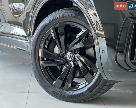 Черный Фольксваген Туарег, объемом двигателя 2.97 л и пробегом 1 тыс. км за 83900 $, фото 4 на Automoto.ua