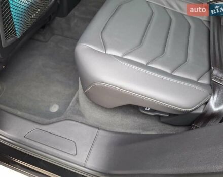 Черный Фольксваген Туарег, объемом двигателя 2.97 л и пробегом 101 тыс. км за 63900 $, фото 10 на Automoto.ua