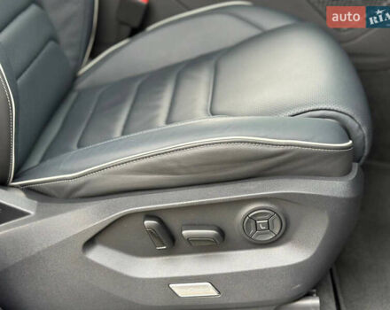 Черный Фольксваген Туарег, объемом двигателя 2.99 л и пробегом 18 тыс. км за 82999 $, фото 40 на Automoto.ua