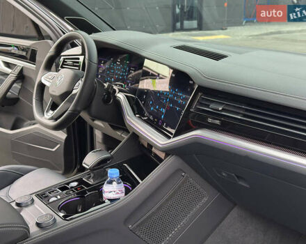 Черный Фольксваген Туарег, объемом двигателя 2.99 л и пробегом 18 тыс. км за 82999 $, фото 34 на Automoto.ua