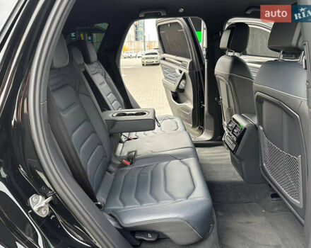 Черный Фольксваген Туарег, объемом двигателя 2.99 л и пробегом 18 тыс. км за 82999 $, фото 29 на Automoto.ua