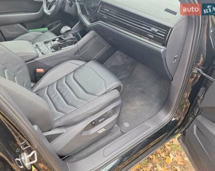 Черный Фольксваген Туарег, объемом двигателя 2.97 л и пробегом 101 тыс. км за 63900 $, фото 8 на Automoto.ua