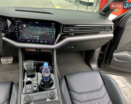 Черный Фольксваген Туарег, объемом двигателя 2.99 л и пробегом 18 тыс. км за 82999 $, фото 42 на Automoto.ua