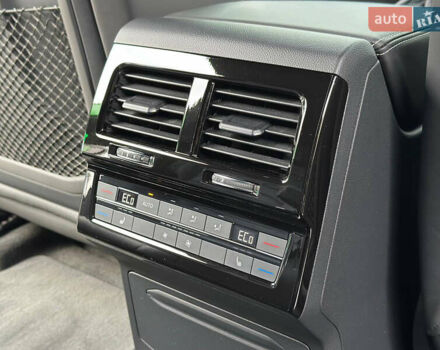 Черный Фольксваген Туарег, объемом двигателя 2.99 л и пробегом 18 тыс. км за 82999 $, фото 30 на Automoto.ua