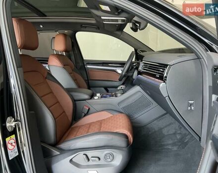 Черный Фольксваген Туарег, объемом двигателя 2.97 л и пробегом 1 тыс. км за 83900 $, фото 27 на Automoto.ua