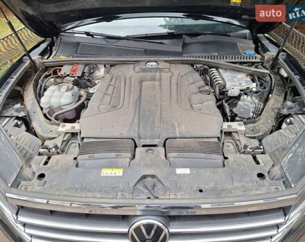 Черный Фольксваген Туарег, объемом двигателя 2.97 л и пробегом 101 тыс. км за 63900 $, фото 28 на Automoto.ua