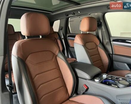 Черный Фольксваген Туарег, объемом двигателя 2.97 л и пробегом 1 тыс. км за 83900 $, фото 28 на Automoto.ua