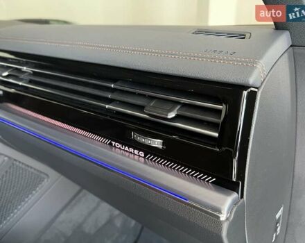 Черный Фольксваген Туарег, объемом двигателя 2.97 л и пробегом 1 тыс. км за 83900 $, фото 30 на Automoto.ua