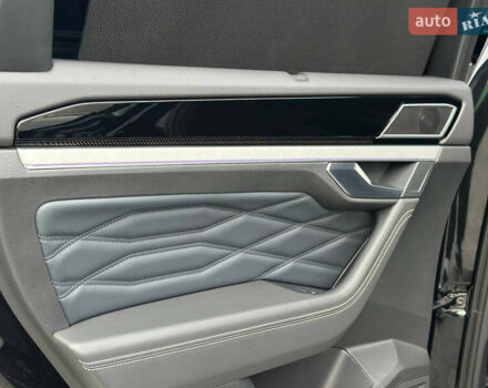 Черный Фольксваген Туарег, объемом двигателя 2.99 л и пробегом 18 тыс. км за 82999 $, фото 27 на Automoto.ua