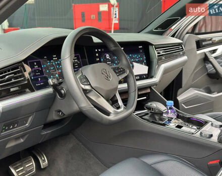 Черный Фольксваген Туарег, объемом двигателя 2.99 л и пробегом 18 тыс. км за 82999 $, фото 11 на Automoto.ua