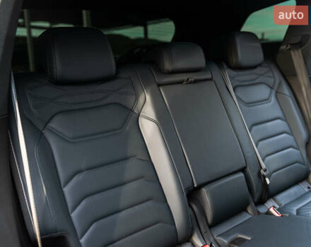 Черный Фольксваген Туарег, объемом двигателя 2.99 л и пробегом 27 тыс. км за 85500 $, фото 34 на Automoto.ua