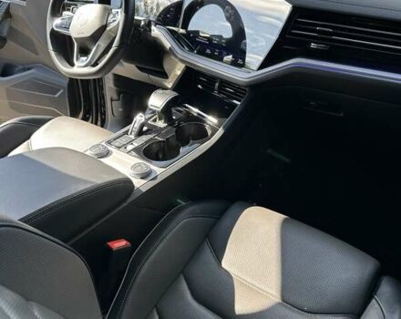 Чорний Фольксваген Туарег, об'ємом двигуна 3 л та пробігом 207 тис. км за 67500 $, фото 18 на Automoto.ua