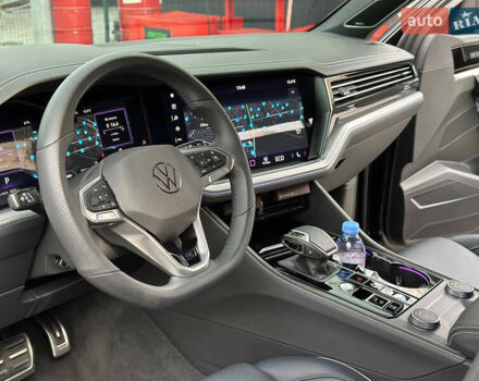 Черный Фольксваген Туарег, объемом двигателя 2.99 л и пробегом 18 тыс. км за 82999 $, фото 12 на Automoto.ua