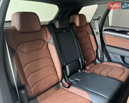 Черный Фольксваген Туарег, объемом двигателя 2.97 л и пробегом 1 тыс. км за 83900 $, фото 25 на Automoto.ua