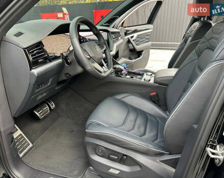 Черный Фольксваген Туарег, объемом двигателя 2.99 л и пробегом 18 тыс. км за 82999 $, фото 13 на Automoto.ua