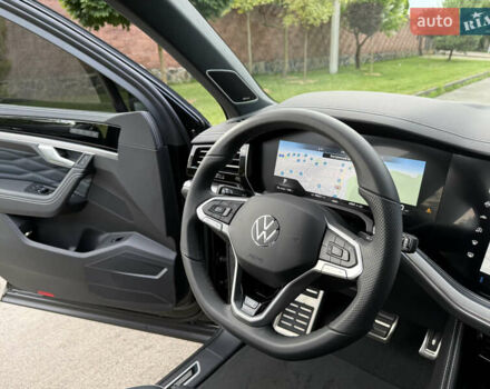 Черный Фольксваген Туарег, объемом двигателя 3 л и пробегом 4 тыс. км за 89950 $, фото 92 на Automoto.ua