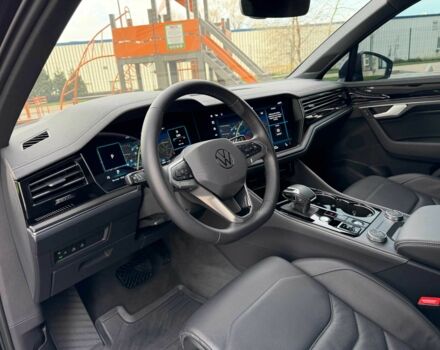 Чорний Фольксваген Туарег, об'ємом двигуна 3 л та пробігом 16 тис. км за 65999 $, фото 13 на Automoto.ua