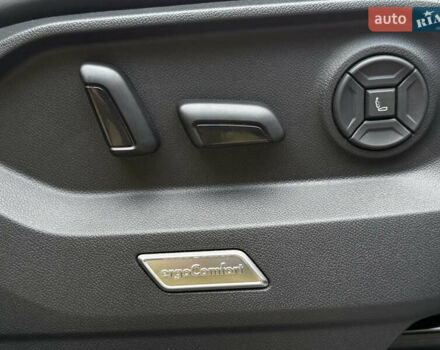 Черный Фольксваген Туарег, объемом двигателя 3 л и пробегом 4 тыс. км за 89950 $, фото 83 на Automoto.ua