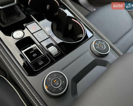 Черный Фольксваген Туарег, объемом двигателя 3 л и пробегом 4 тыс. км за 89950 $, фото 62 на Automoto.ua