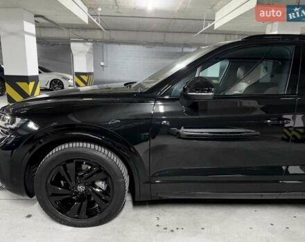 Черный Фольксваген Туарег, объемом двигателя 2.97 л и пробегом 2 тыс. км за 93000 $, фото 4 на Automoto.ua