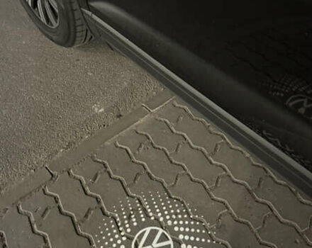 Чорний Фольксваген Туарег, об'ємом двигуна 2.97 л та пробігом 1 тис. км за 75000 $, фото 66 на Automoto.ua