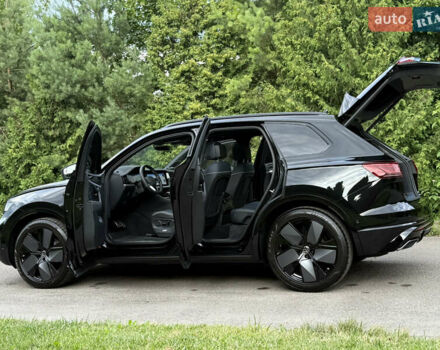 Черный Фольксваген Туарег, объемом двигателя 3 л и пробегом 4 тыс. км за 89950 $, фото 107 на Automoto.ua