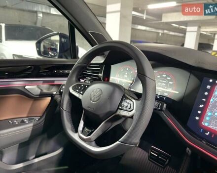 Черный Фольксваген Туарег, объемом двигателя 2.97 л и пробегом 2 тыс. км за 93000 $, фото 44 на Automoto.ua